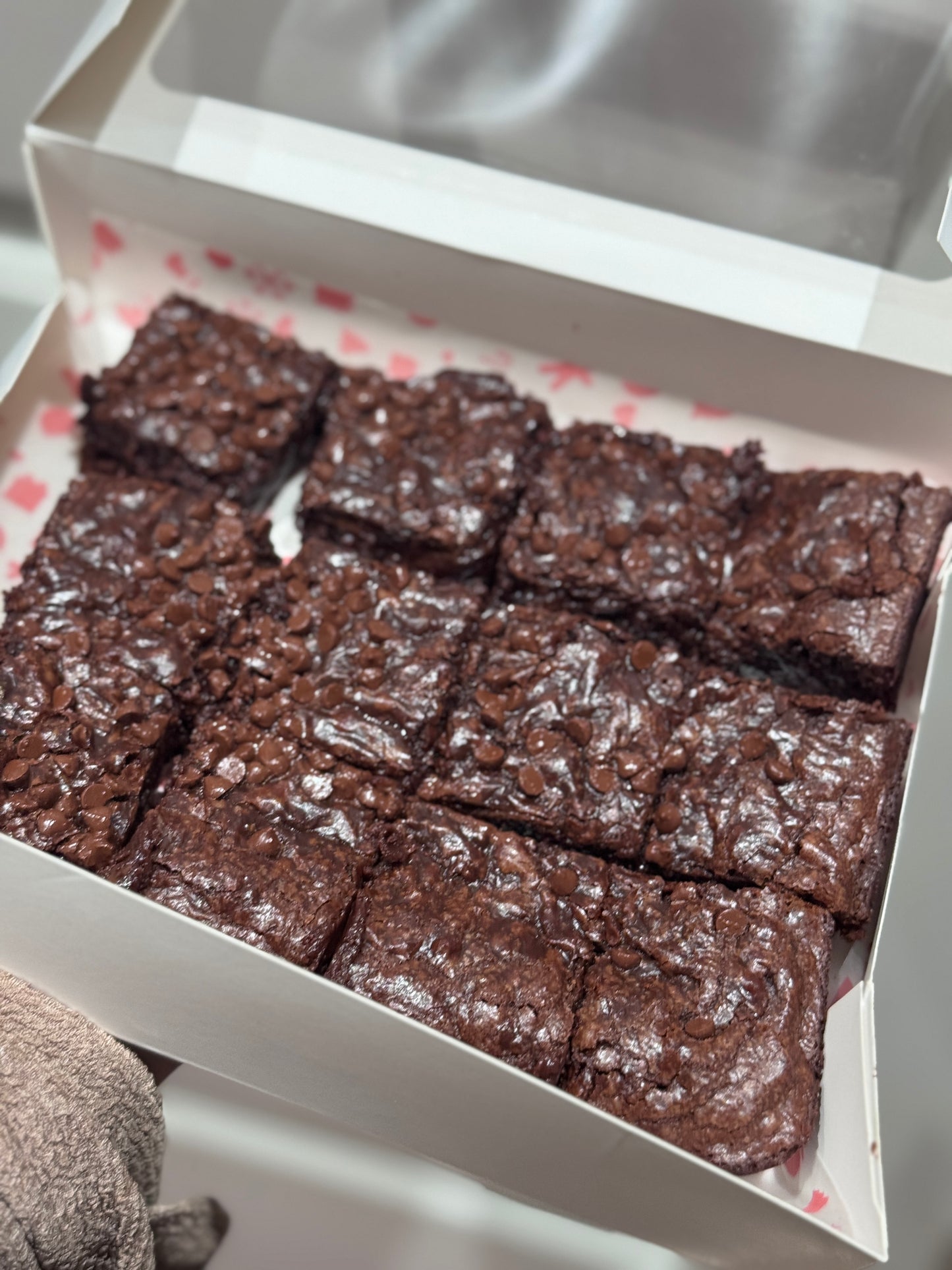 V-Day Mini Fudgy Brownie Box