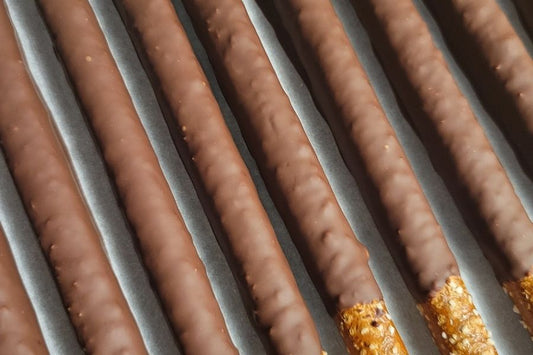 Simpleton & Drizzle Dipped Pretzel Rods