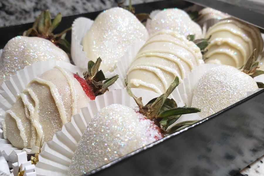 One Dozen Dazzle Berries